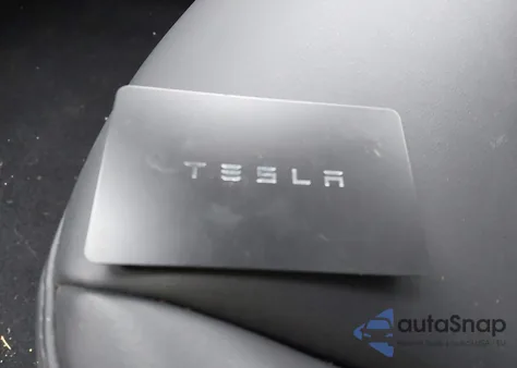 2022 Tesla Model Y Long Range Dual Motor All-Wheel Drive z USA, uszkodzony, nr VIN 7SAYGDEE7NA008549